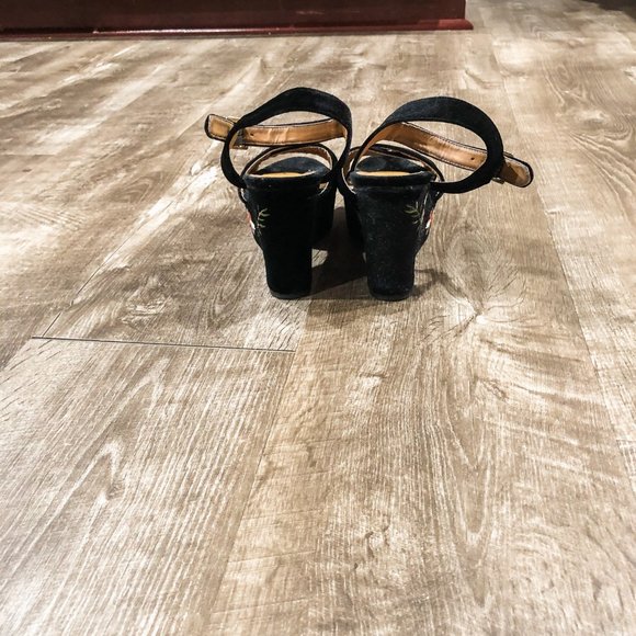 Velvet Embroidered Platform Wedges - Picture 4 of 9